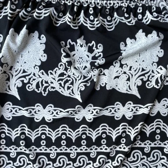ECI New York Sz M Black / White Off the Shoulder Blouse - Picture 3 of 8